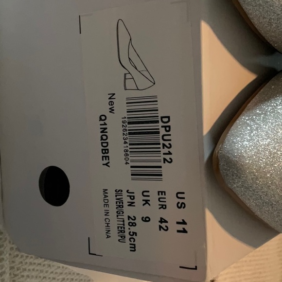 Silver glitter shoes size 11 - Picture 8 of 8